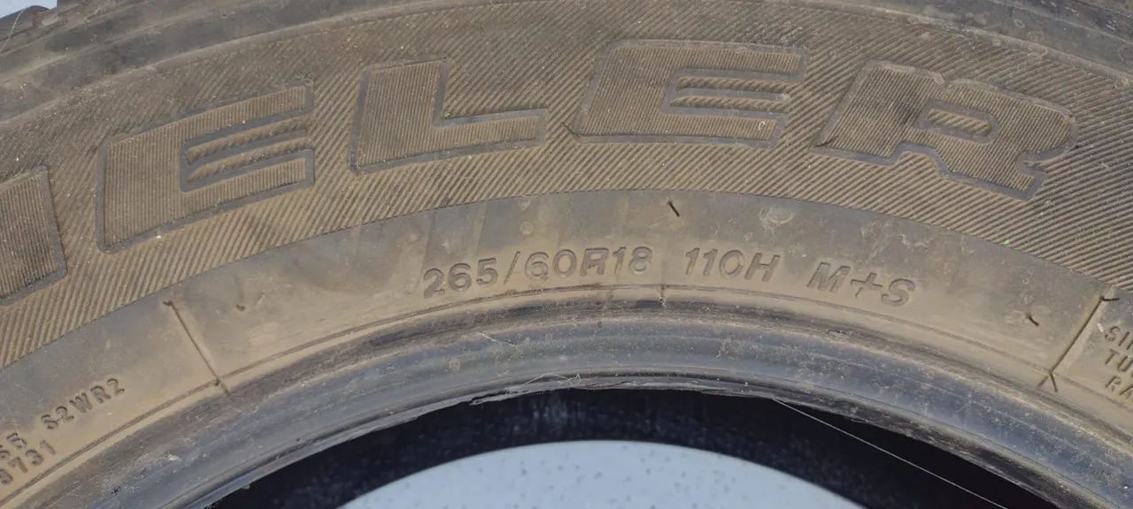 Pneus Hilux 265/60/18 . 110H - M+3 