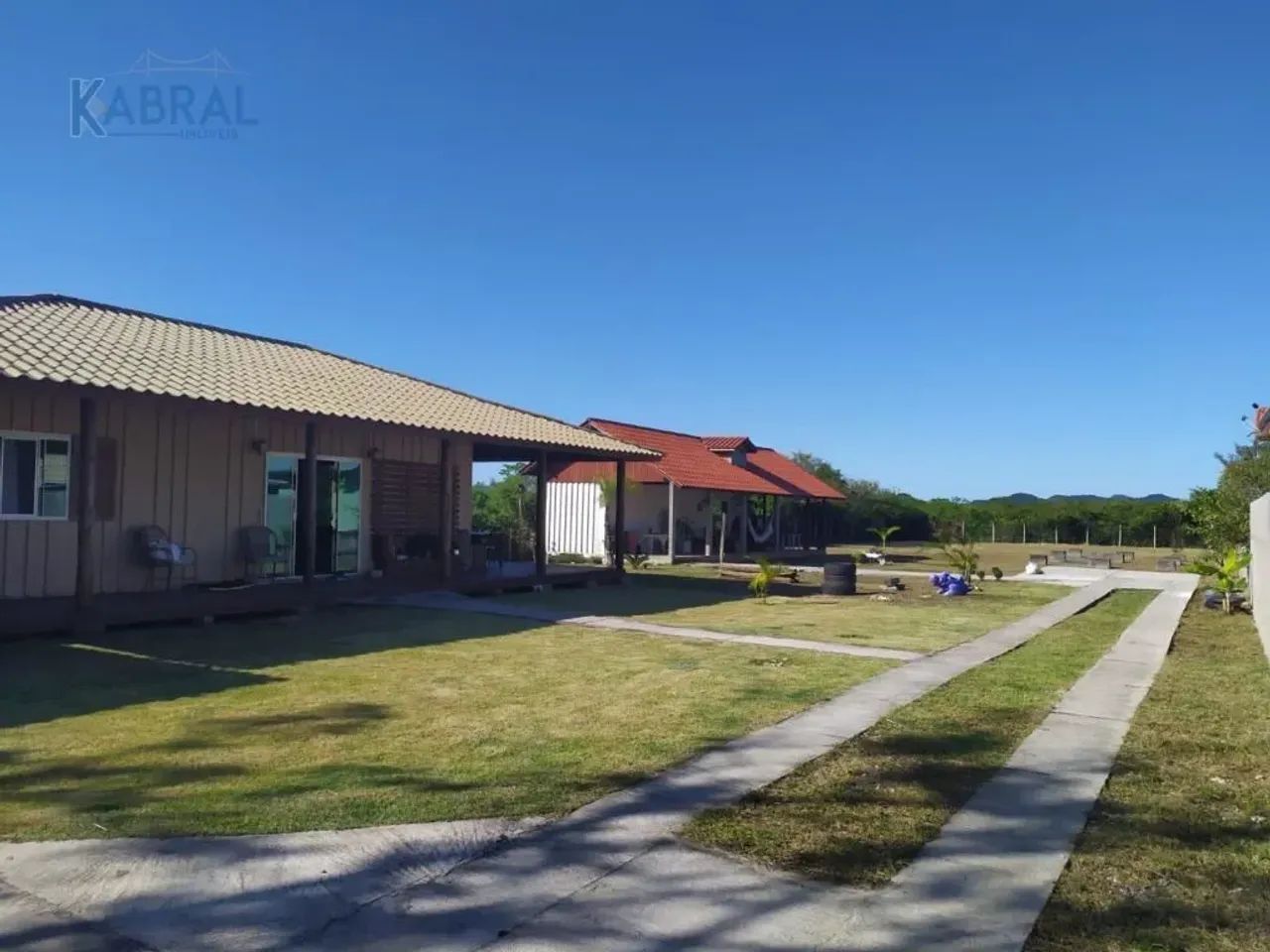 Sítio com 2.300 m2 em Sambaqui