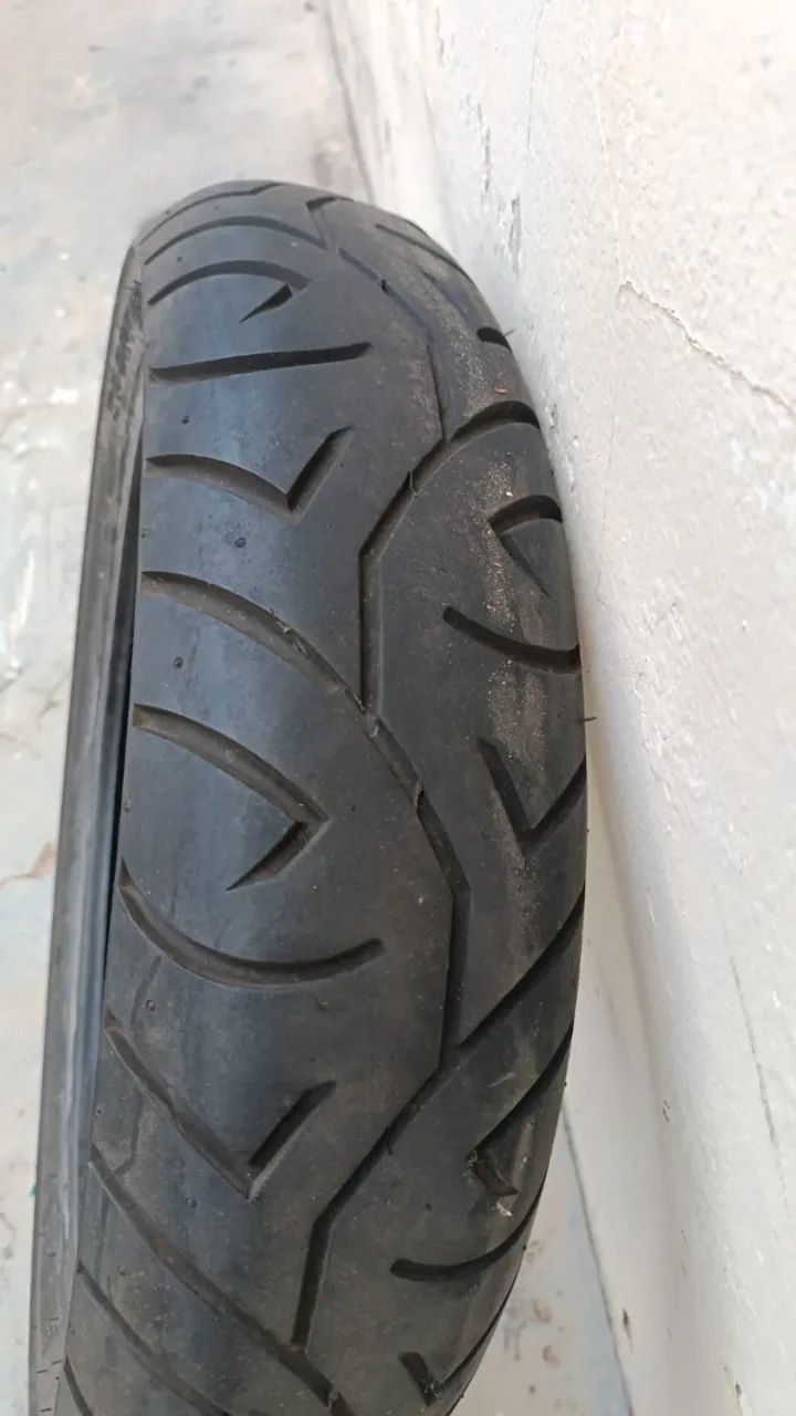 Pneu Cbx 750  - Foto 4