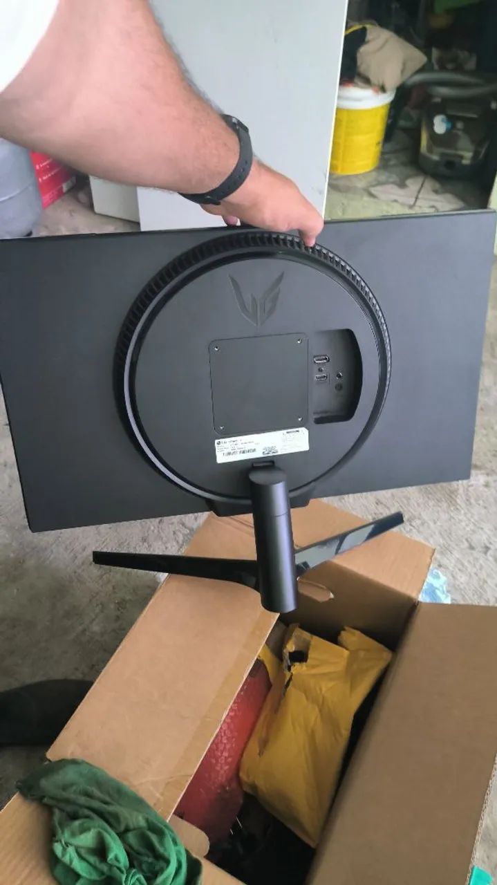Monitor LG 27 polegadas 27GS60F para retirada de peças  - Foto 2