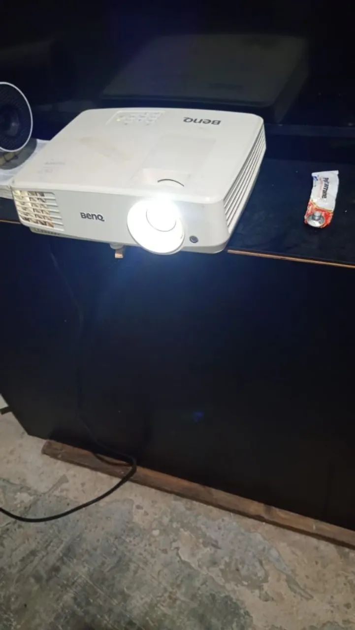 Projetor beng em perfeito estado 