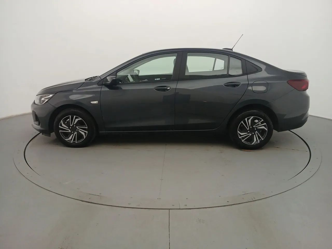 Chevrolet Onix Plus LT 1.0 12V Flex Mec. 4P, foto 2 de 18