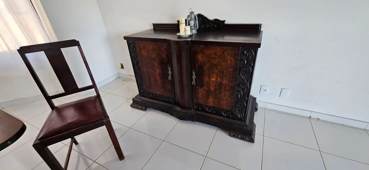 Buffet aparador Colonial em madeira maciça