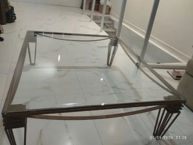 Mesa de centro de vidro 