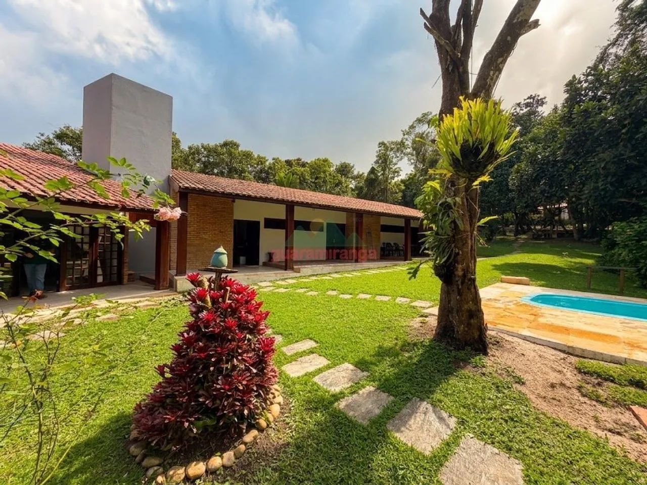 Sítio de 3,59 ha, com casa sede, casa de caseiro, piscina aquecida, espaço zen e - Foto 2