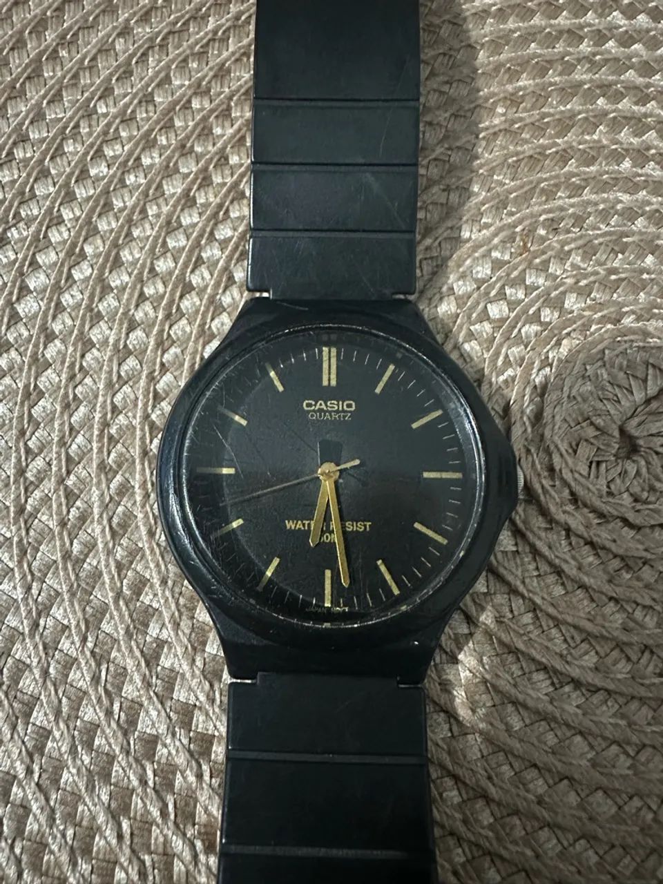 Vendo ou troco relógio casio todo preto  - Foto 4