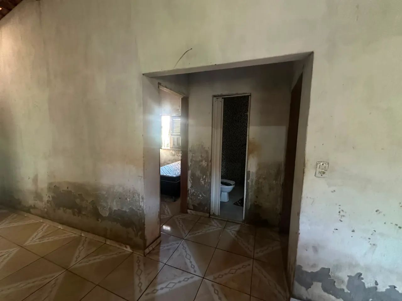Vendo casa grande com quintal  - Foto 4