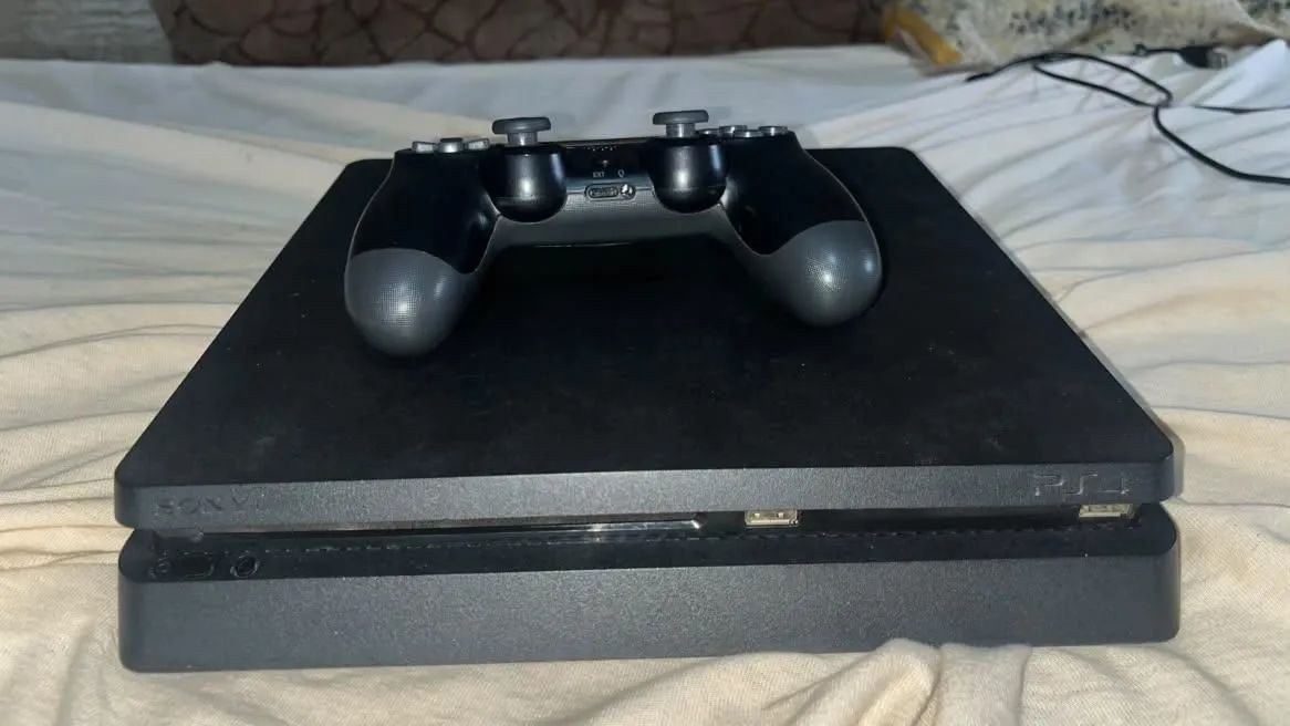 Ps4 slim 1t