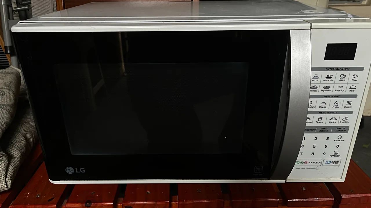 Microondas LG MS3052R Easy Clean