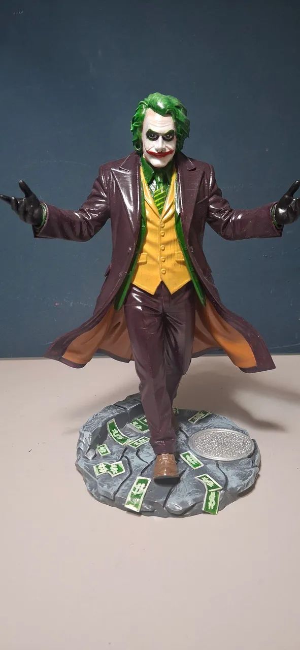 Coringa pintado a mão 27cm