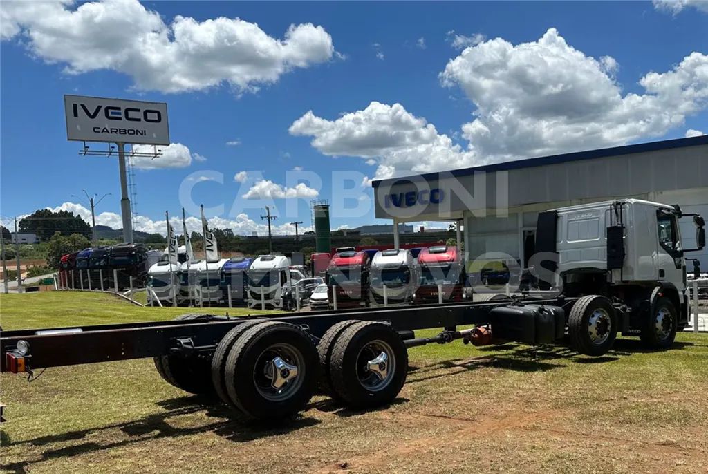 IVECO TECTOR 310E30CE 8X2 2020/2021 - Foto 3