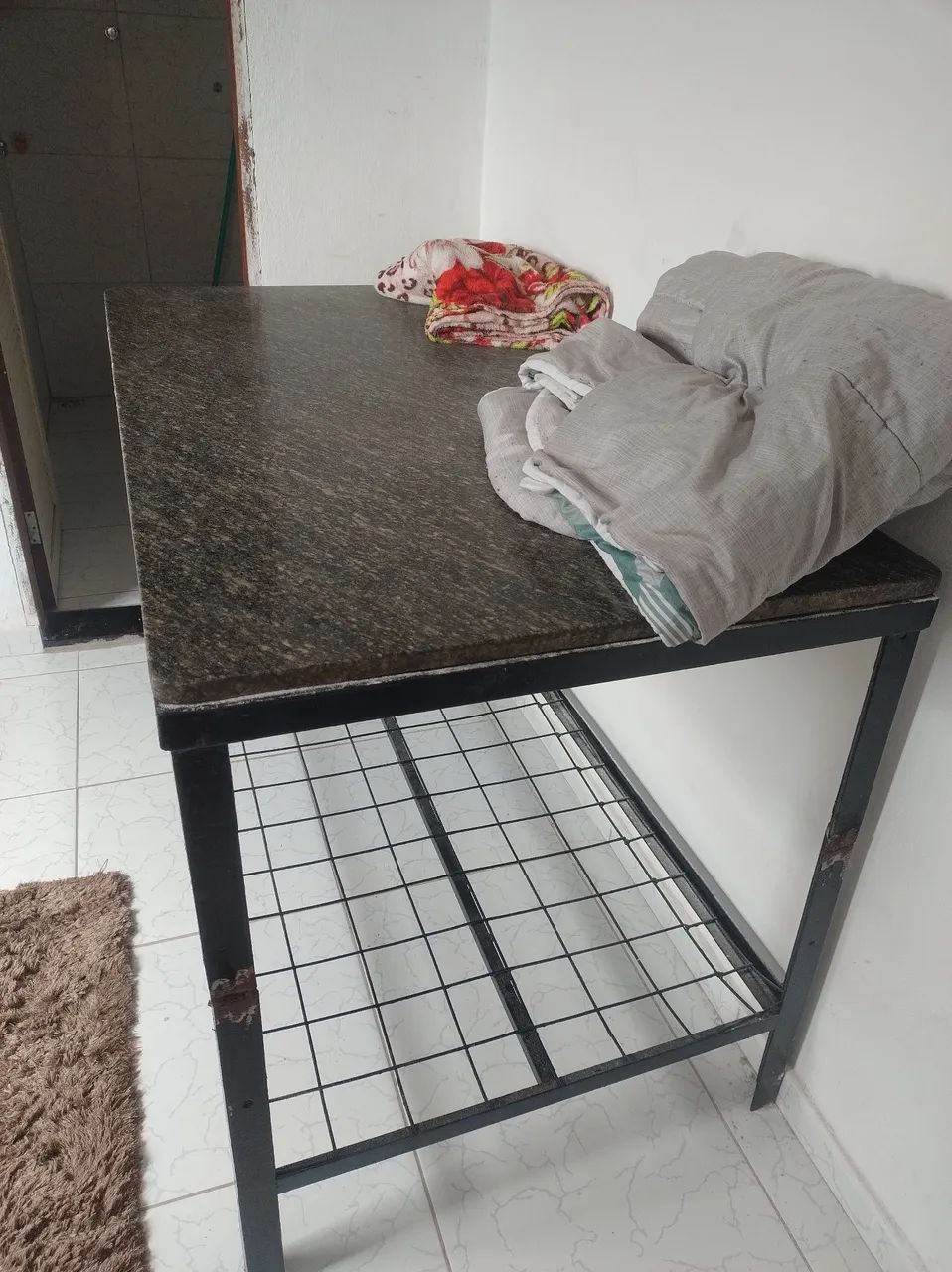 Mesa industrial de mármore  - Foto 2