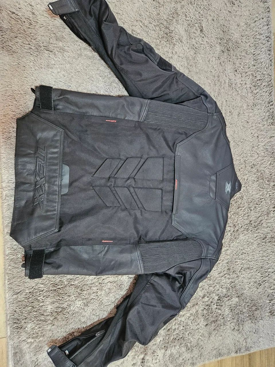 Vendo jaquetas em couro  - Foto 2