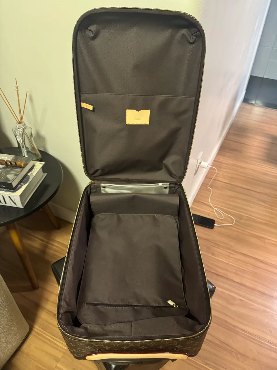 Mala Louis Vuitton Pégase Légère 5 Original - Foto 3