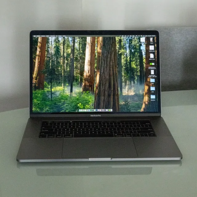 macbook pro i7 2019