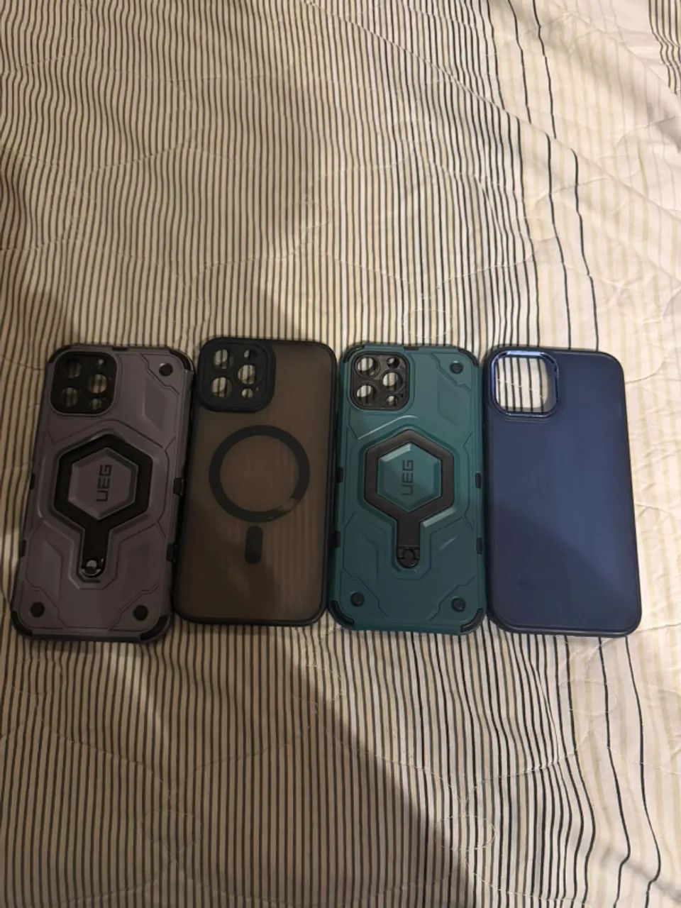 Kit 4 capinhas para iPhone 12 Pro Max ? sem marcas de uso