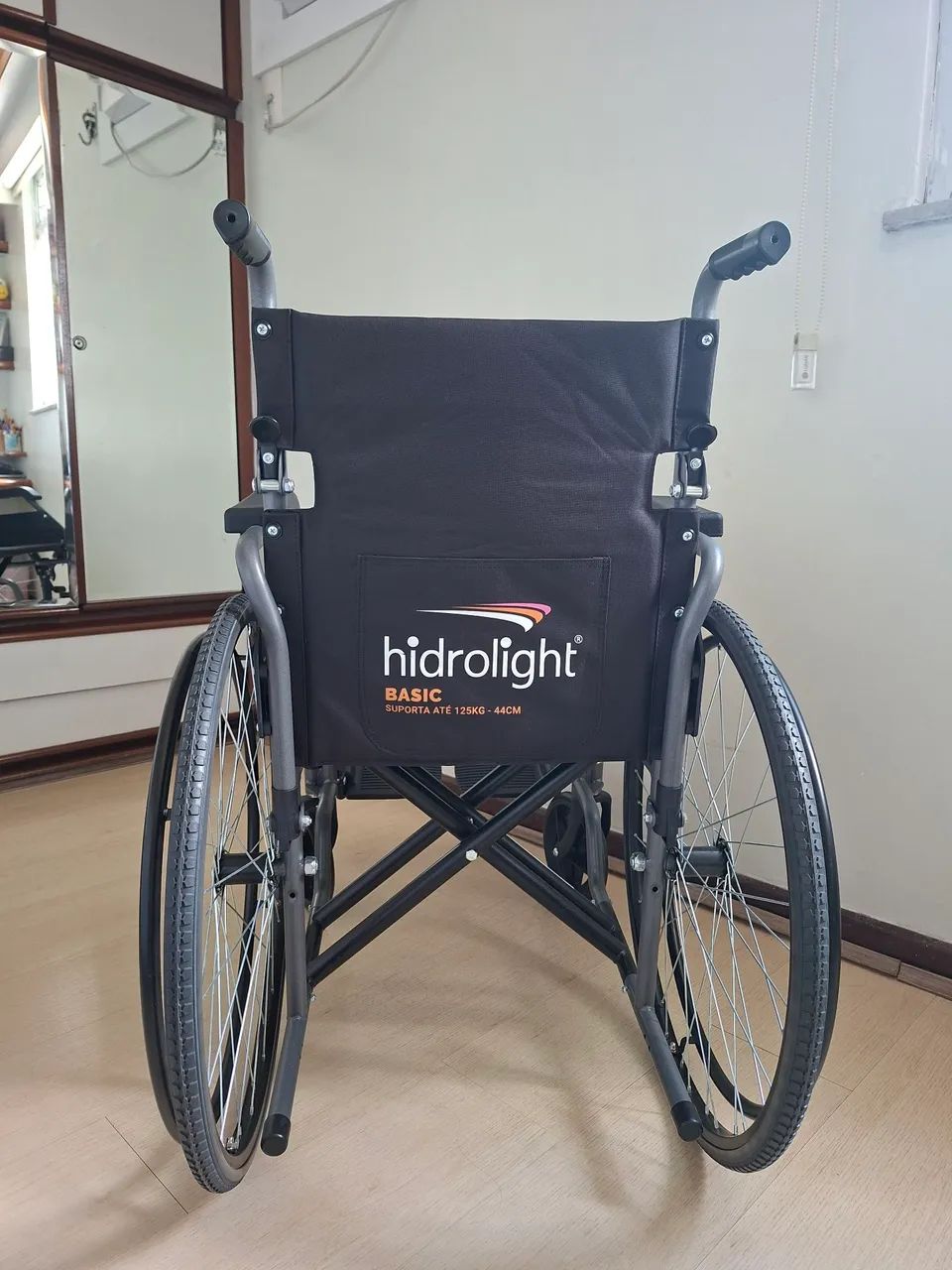 Cadeira de rodas - Hidrolight - Foto 2