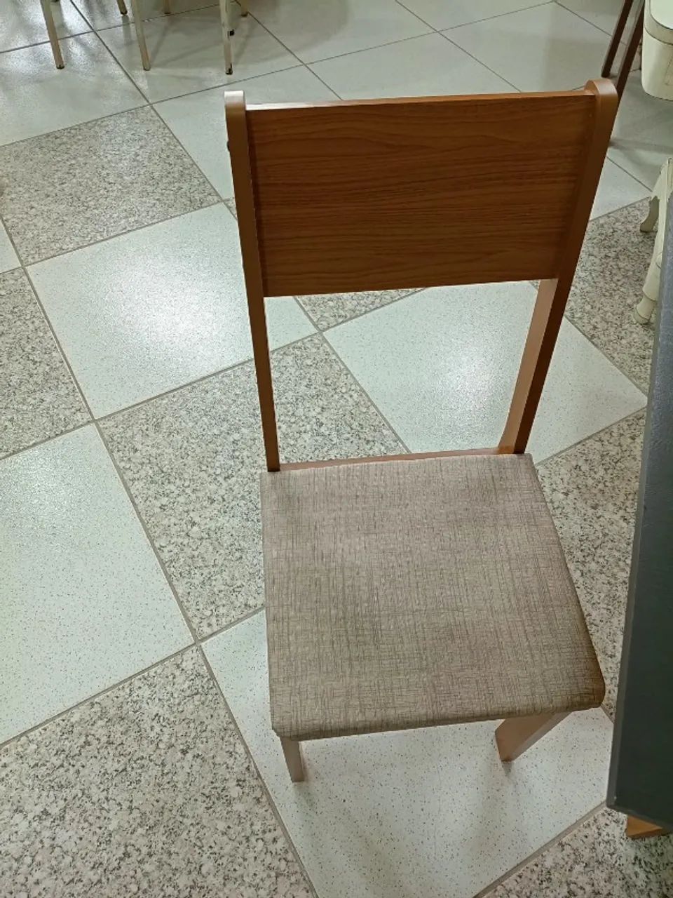 MESA NOVA COM 4 CADEIRAS  - Foto 2
