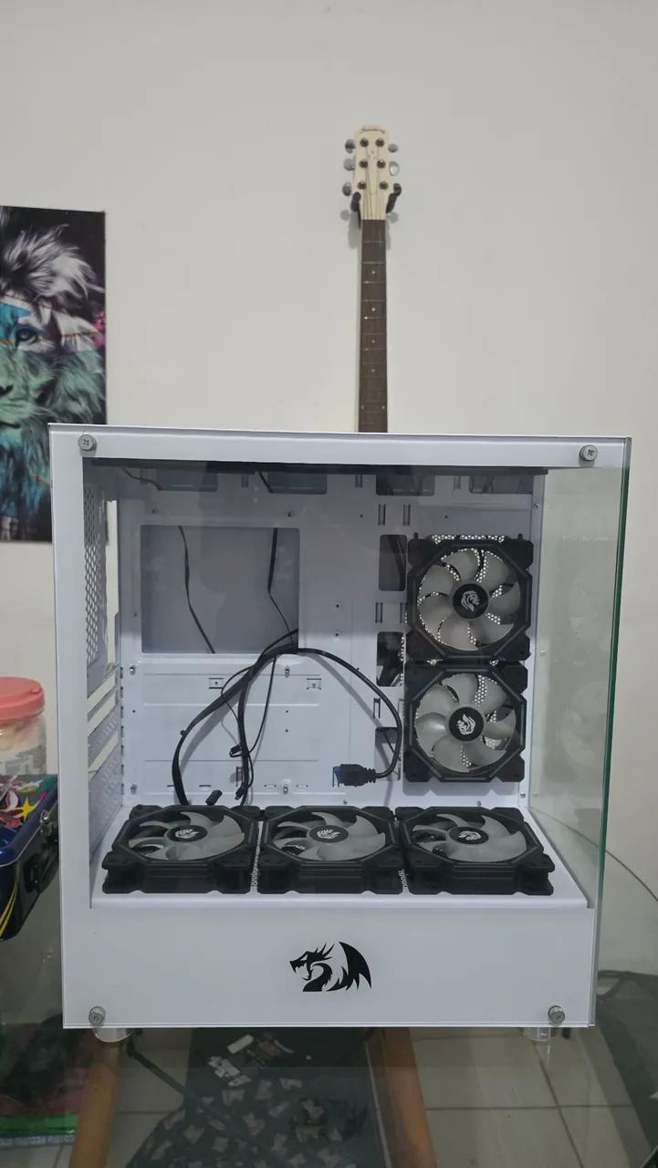 Gabinete Gamer Redragon Branco estilo Aquário.
Acompanha 8 fans instaladas.
