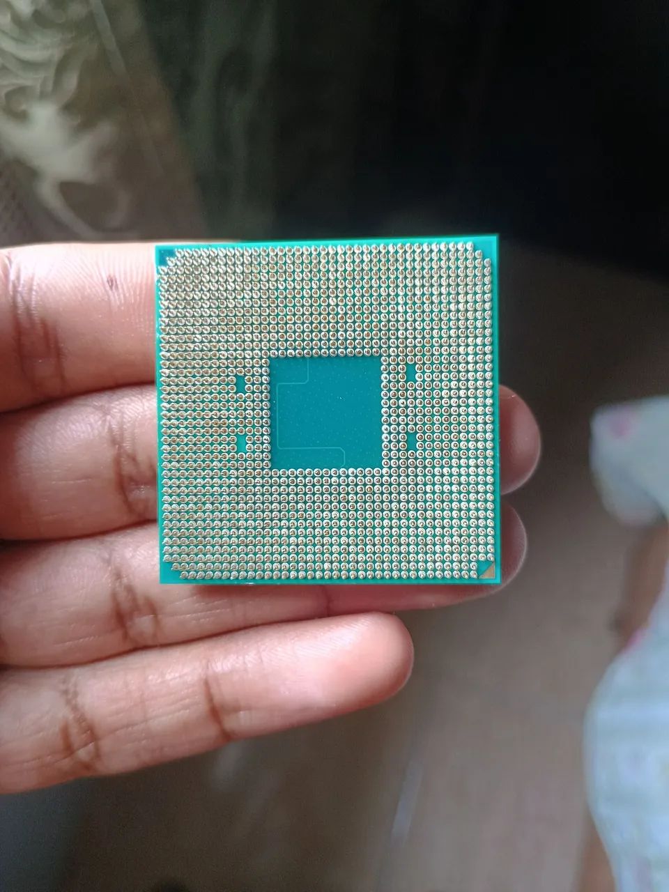 Ryzen 5 PRO 2400GE - Foto 2