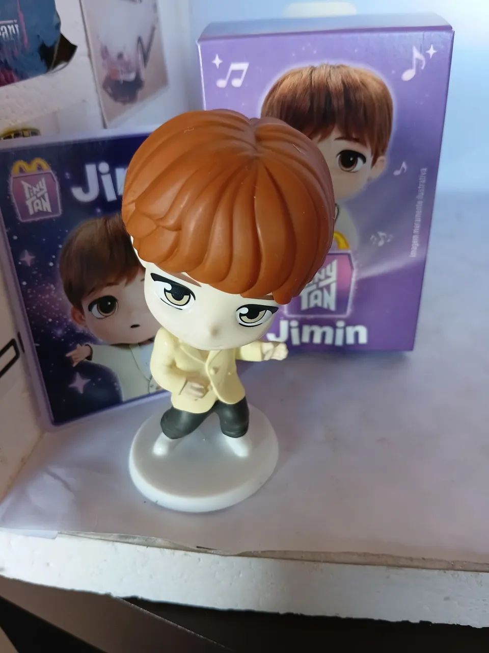 Boneco Jimin bts McDonald's na caixa - Foto 2