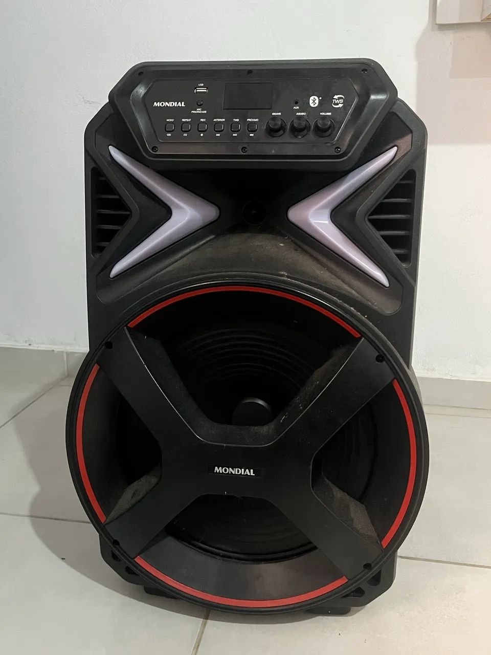 Caixa de som Mondial 700w