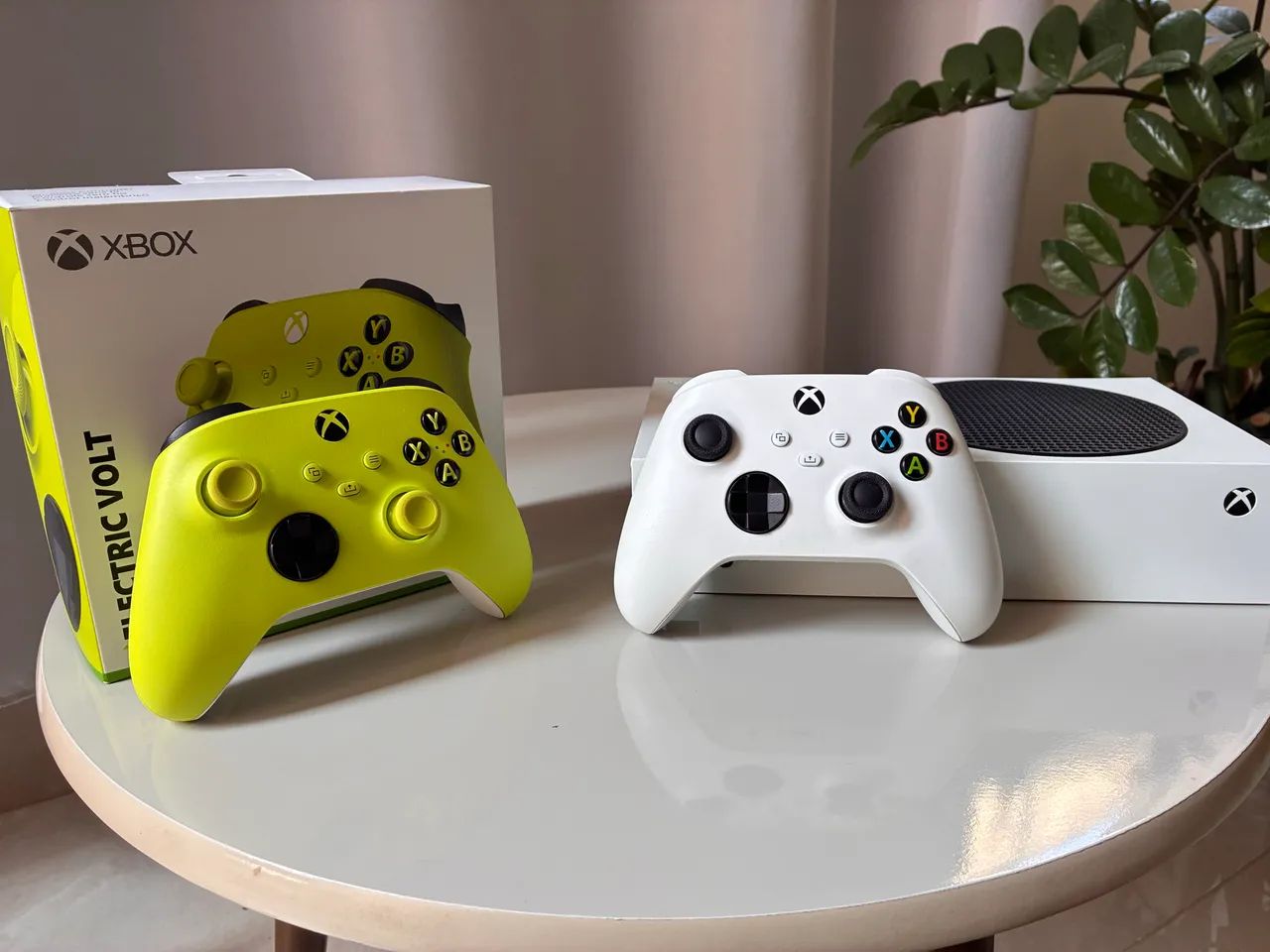 Xbox series s 2 controles  - Foto 3