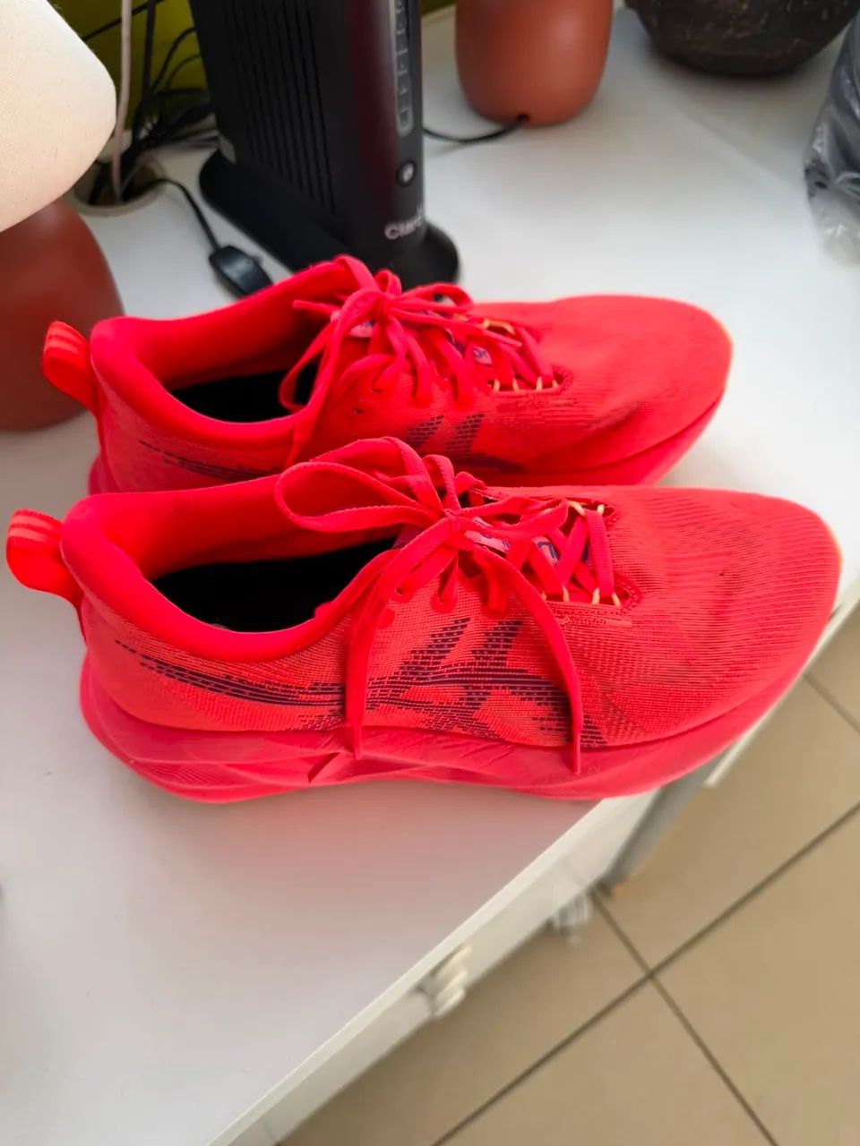     Tênis ASICS Novablast 4 Original - Excelente Estado - Foto 2