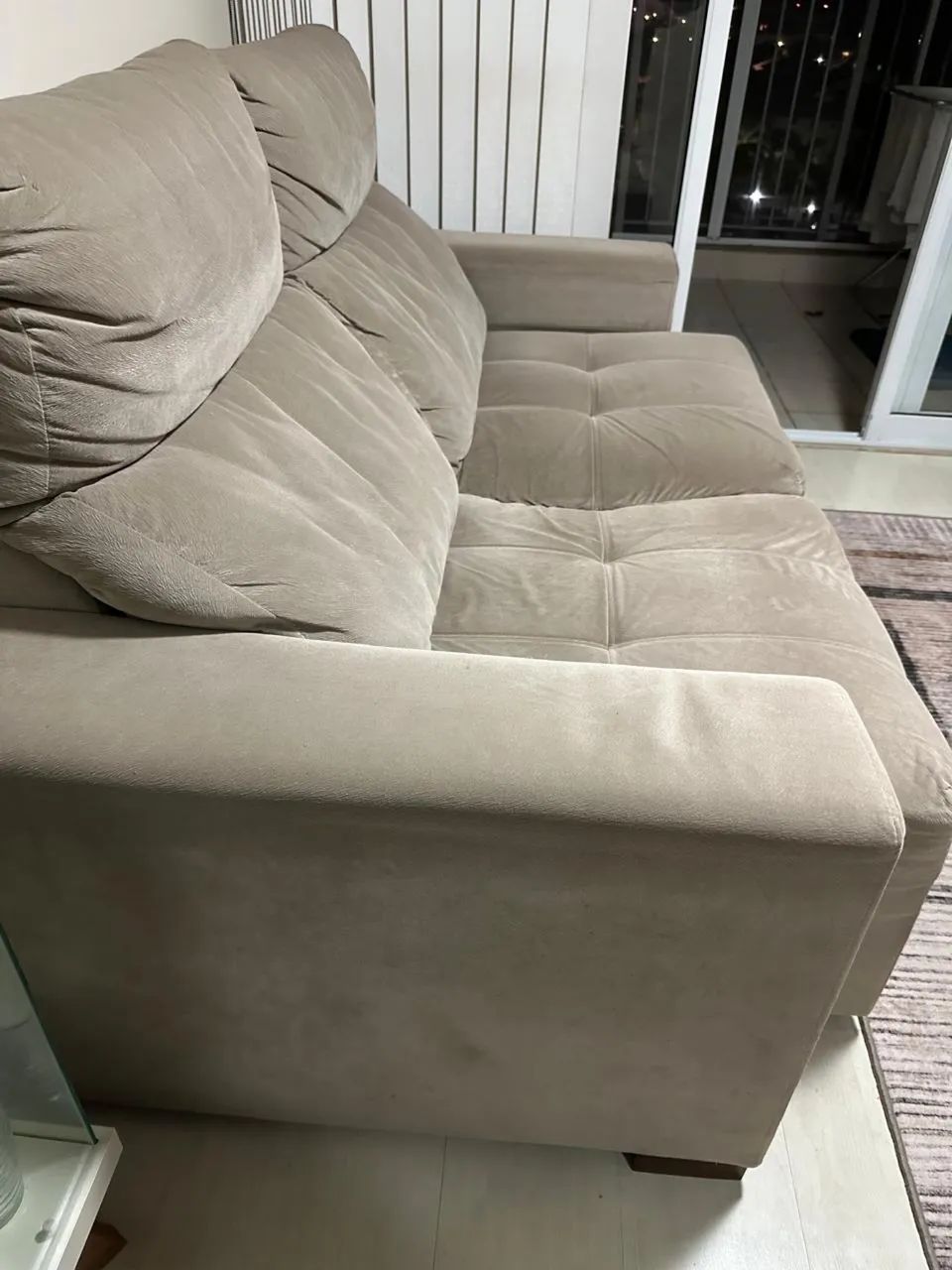 Sofá retrátil em Suede cor Capuccino  - Foto 3