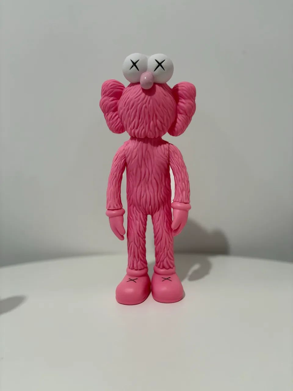 Boneco Decorativo Estilo KAWS Elmo 28cm | Colecionável 
