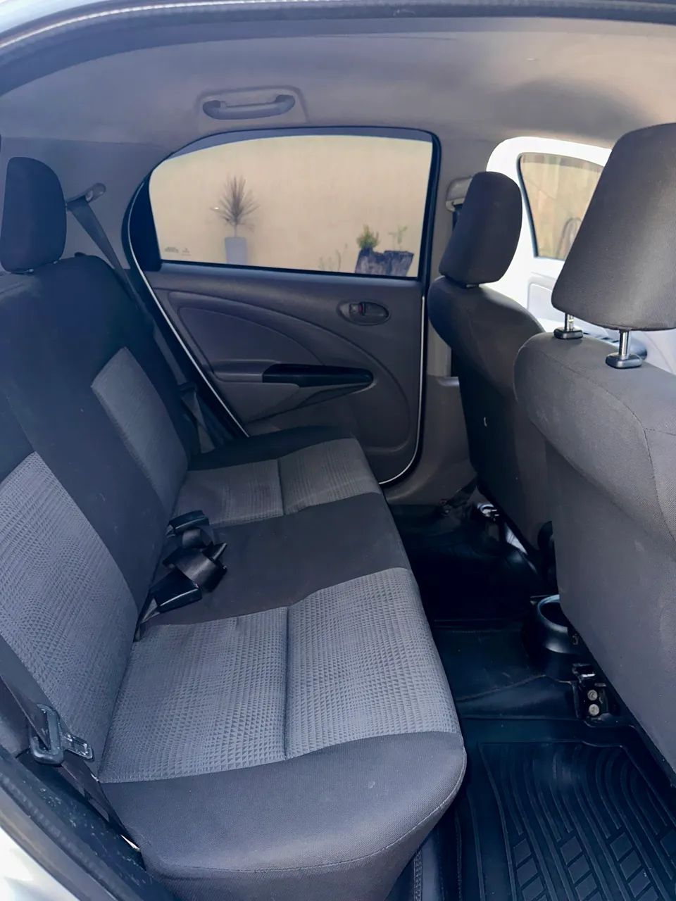 Toyota Etios 1.3 16V FLEX 2013