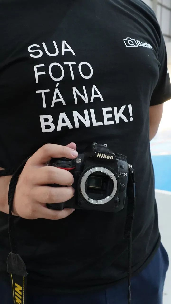 VENDO CAMERA NIKON D7000