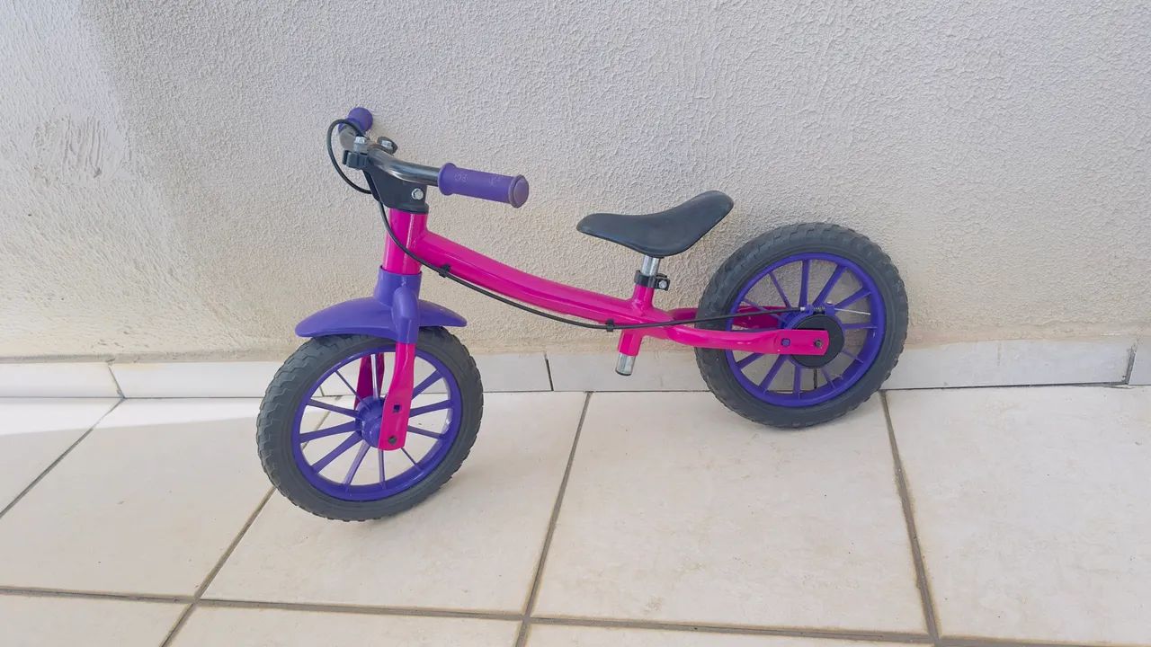 Bicicleta infantil de equilíbrio 