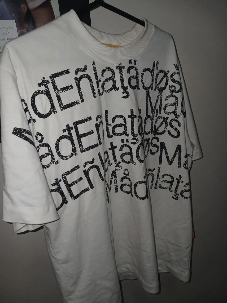 Camisa mad enlatados caracteres off white