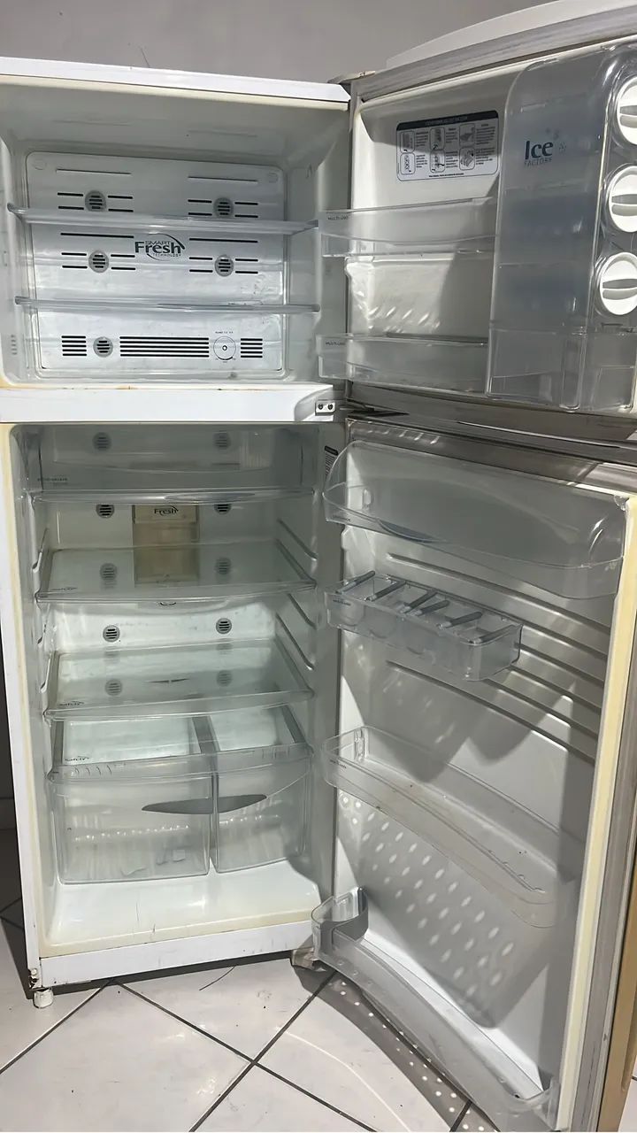 Geladeira GE com defeito  - Foto 5