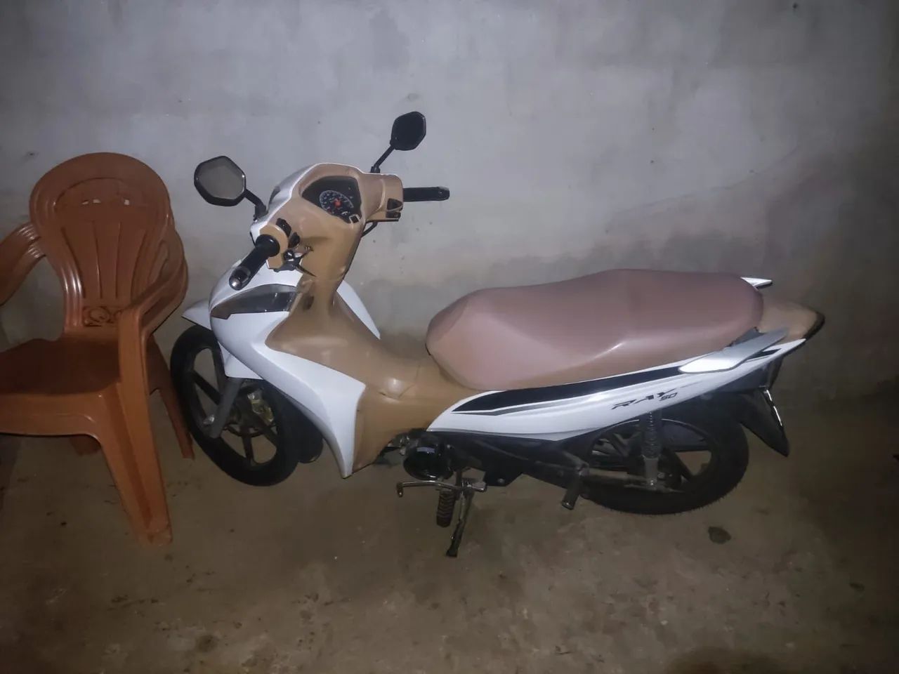 Vende- esse moto em perfeito estado 