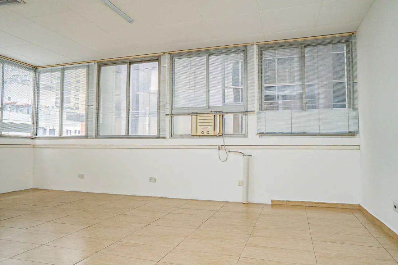 Sala comercial na Rua Tabapuã, 41 - Conjunto 75  84 m²