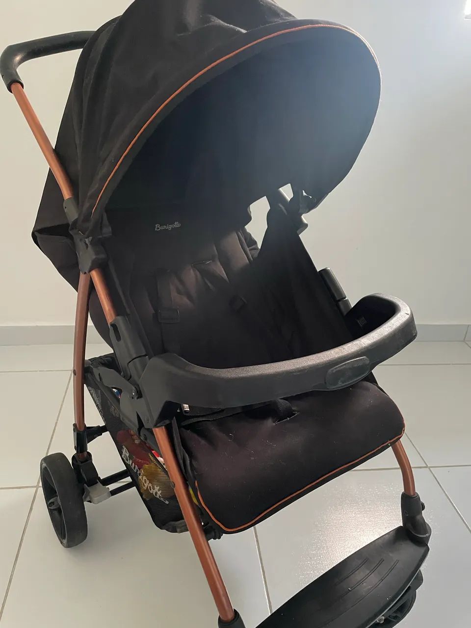 Carrinho de bebê + bebê conforto seminovo  - Foto 3