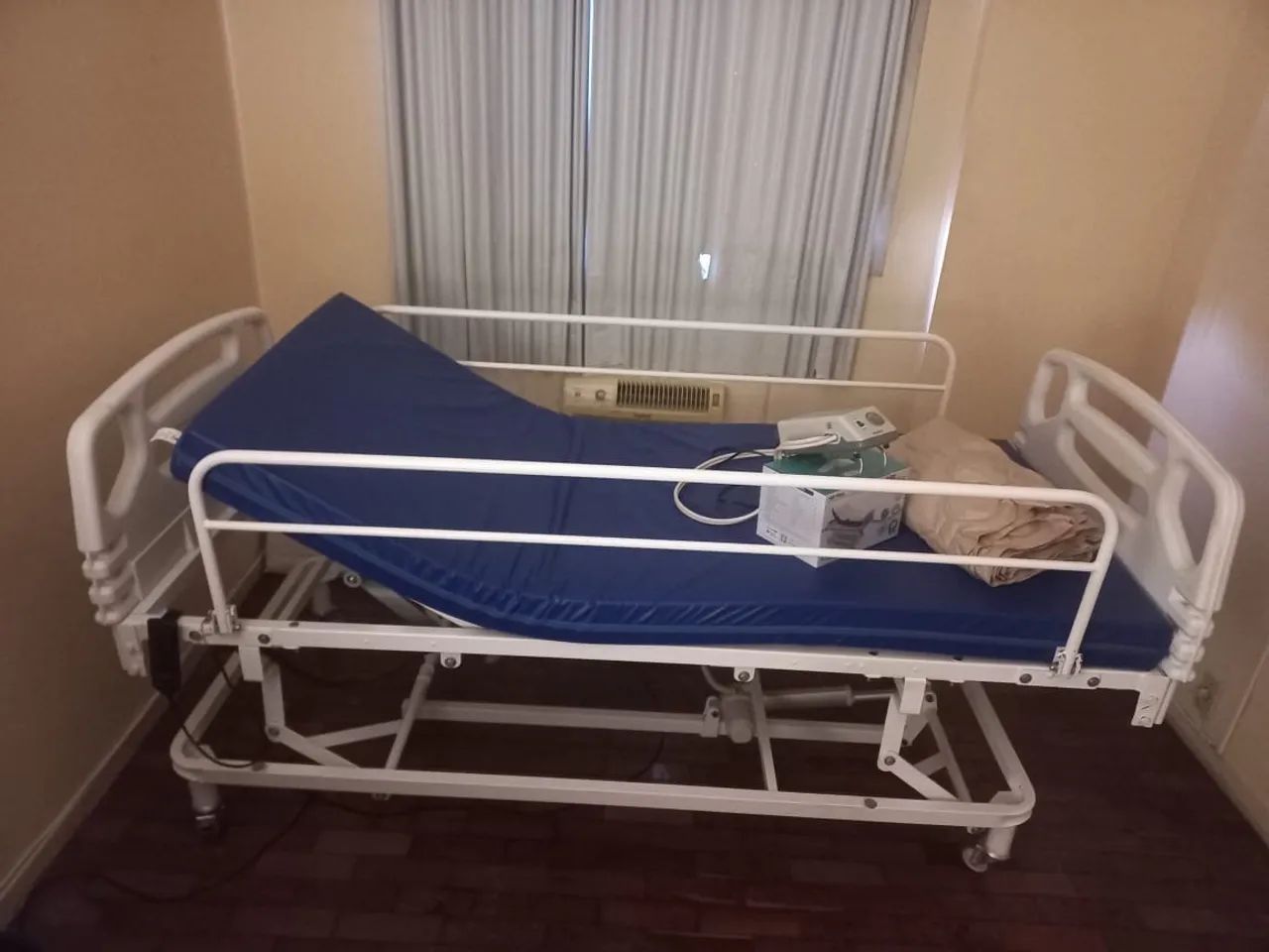 Cama hospitalar automática com colchão e colchão pneumático  - Foto 4