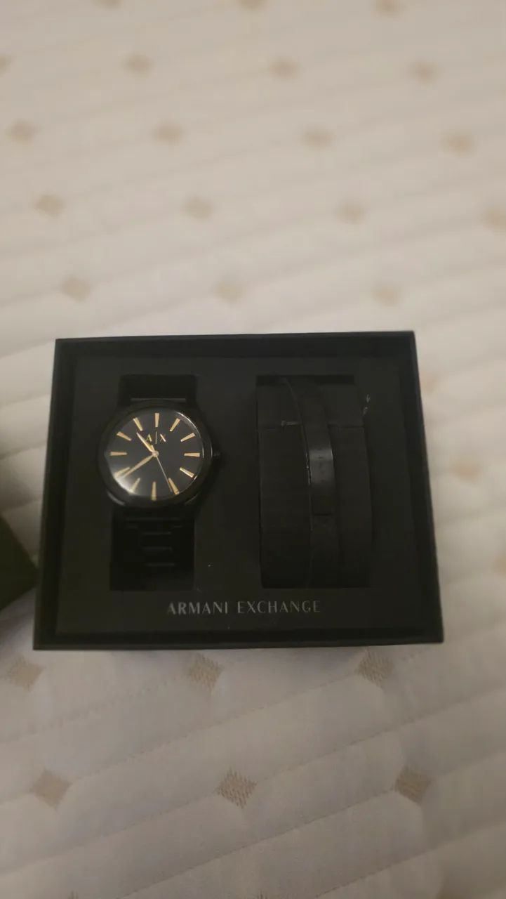 Relógio Armani AX7102 Preto e Dourado + Pulseira Extra (Completo) - Foto 2