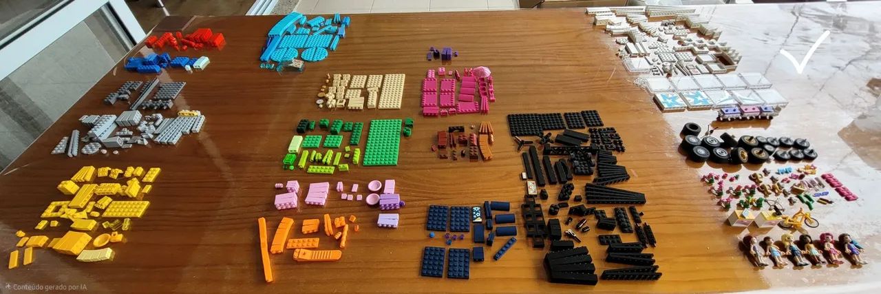 LEGO - peças variadas incluindo figuras