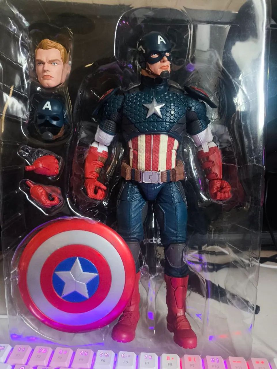 Capitão América Marvel legends  - Foto 4