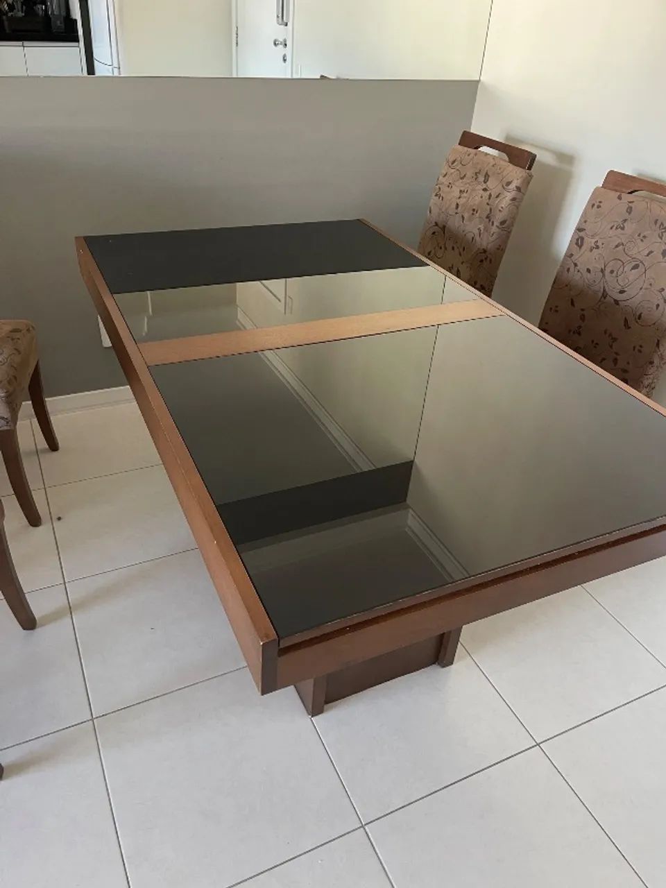 Mesa de jantar 6 e 8 lugares 
