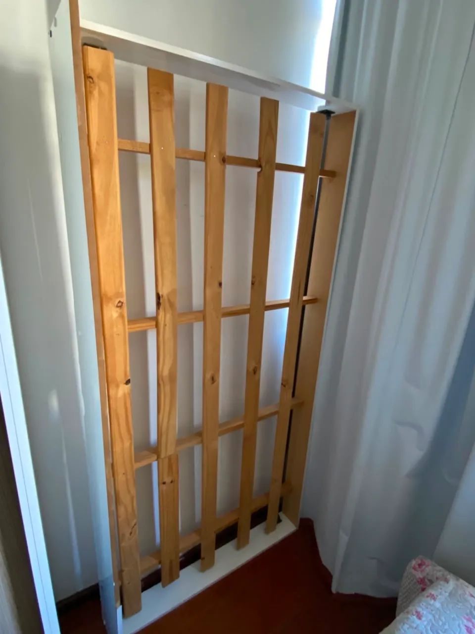 VENDO CAMA AUXILIAR DE SOLTEIRO - Foto 2