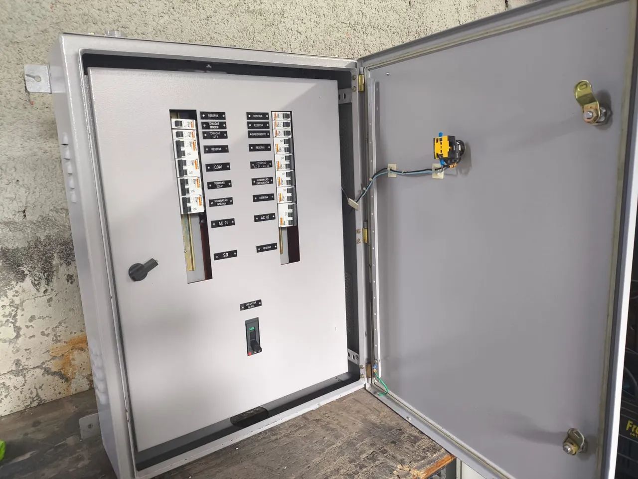 QUADRO DE DISTRIBUIÇÃO / PAINEL ELÉTRICO COMPLETO - PADRÃO INDUSTRIAL