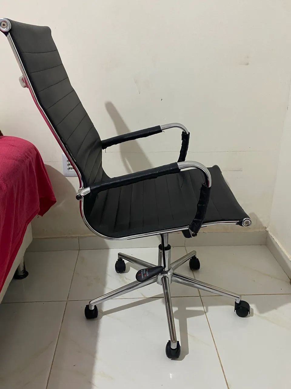 Cadeira de escritório  - Foto 5