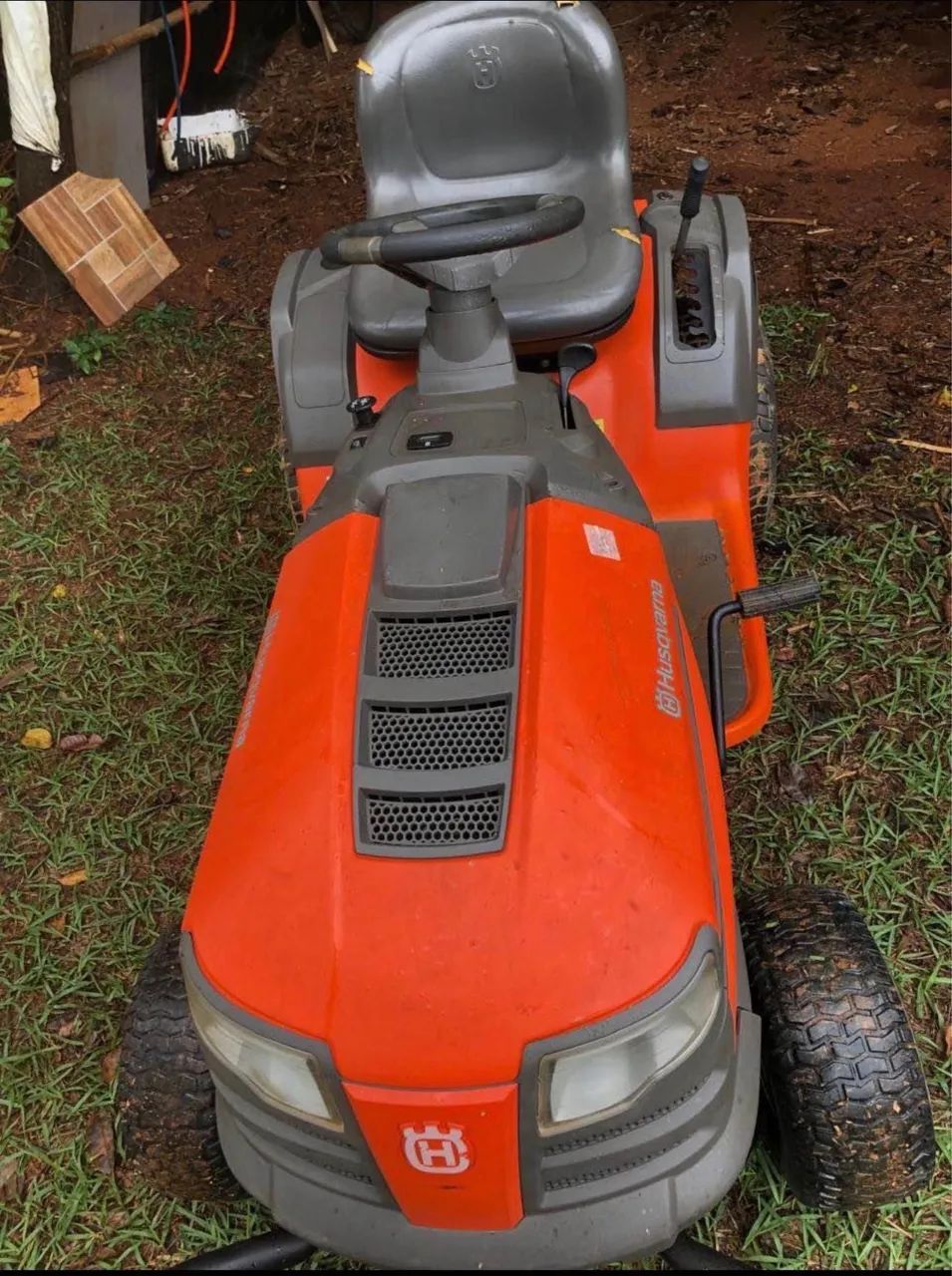 Trator Cortador de Grama Husqvarna LTH1842