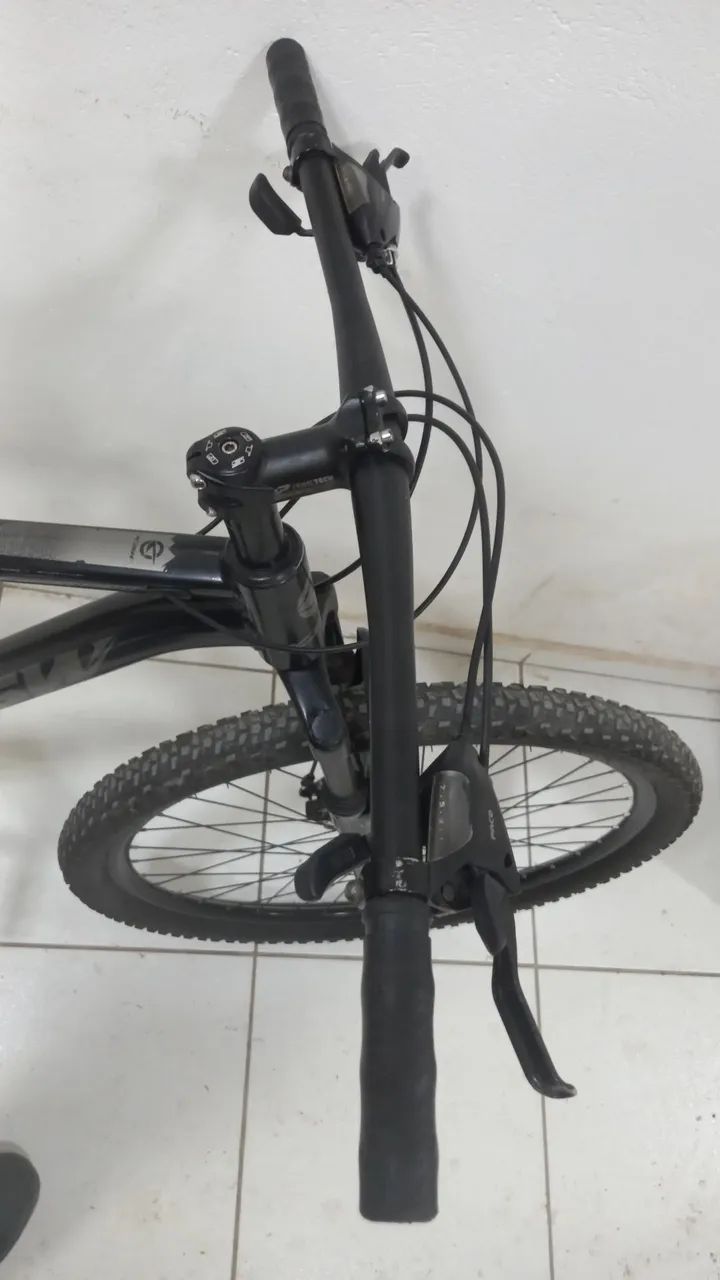 Bicicleta Aro 29 seminova (KSW) - Foto 5