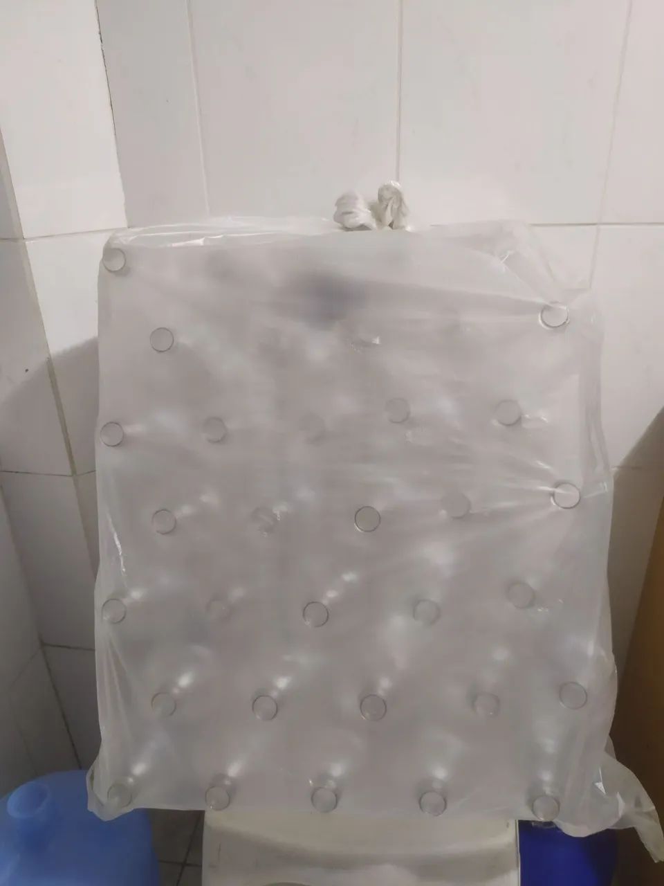 43 Garrafas de 2 litros novas 