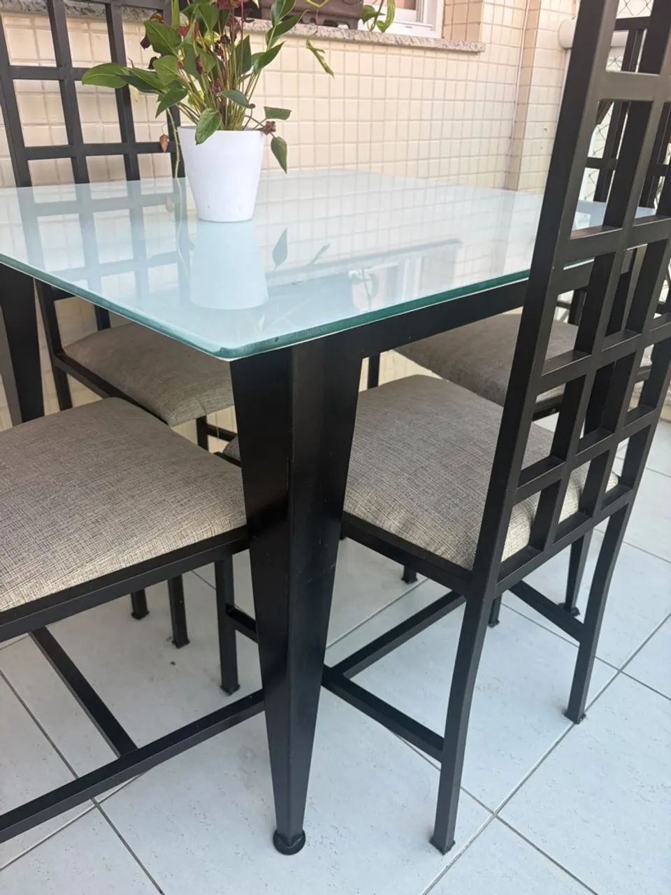 Mesa de jantar com 4 cadeiras  - Foto 2